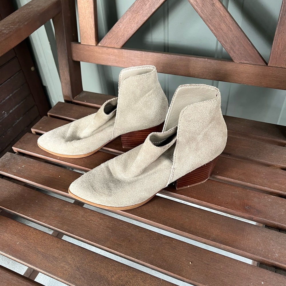 Dolce Vita Taupe Ankle Booties - Picture 7 of 10